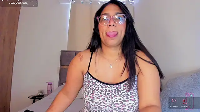 iriss_25's Live XXX Chat