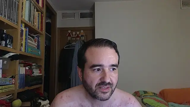 curiosillo83 élő XXX-chatje