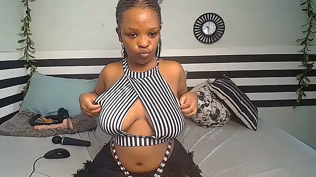 FreakyNubian's Live XXX Chat