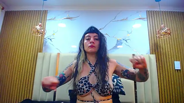 Naughty_Kittenm's Live XXX Chat