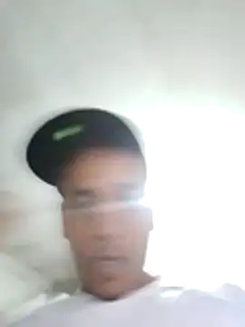 Chat +18 de Rodr_go14 ao vivo