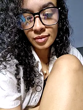 VelvetCurls Adlı Modelin Canlı XXX Sohbeti