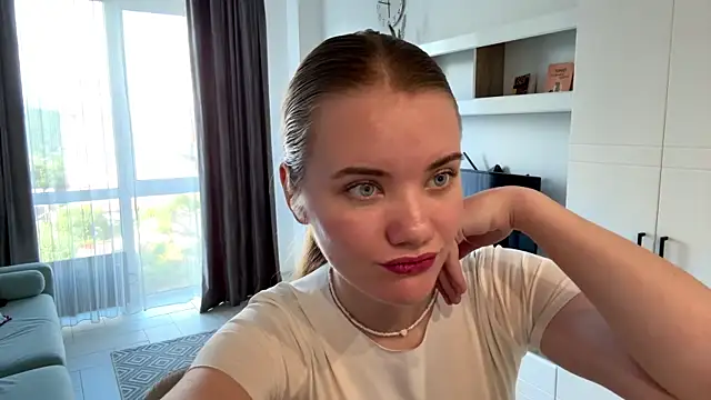 doana_bebriti Adlı Modelin Canlı XXX Sohbeti