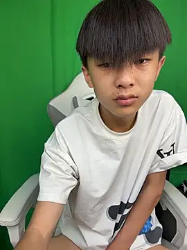 DD-101's Live XXX Chat