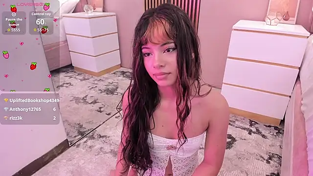 chloe_larson Chat XXX live