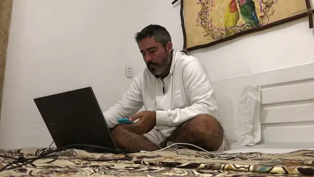 צ'אט XXX בשידור חי של victor_chat