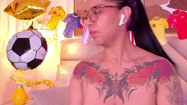Chat XXX en directo de Sharlot18