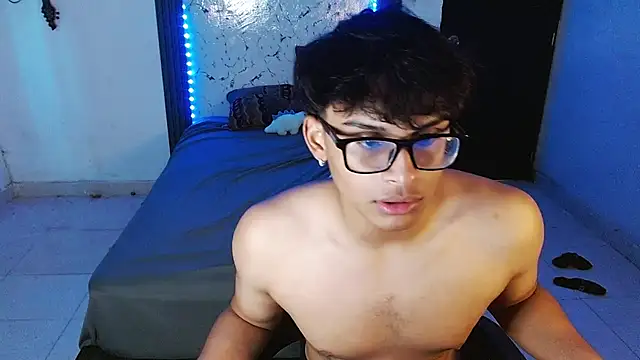 Mr_yisuzz Live XXX Chat