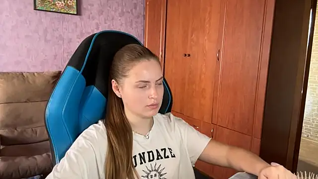 SilkSinner_'s Live XXX Chat