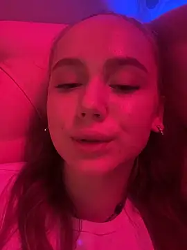 Chat +18 de Emi_Sterling ao vivo