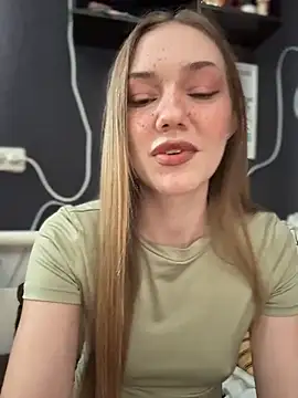 XXX chat uživo modela MilaMoone
