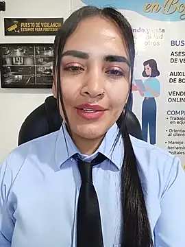 Chat XXX en directo de MAYE__13