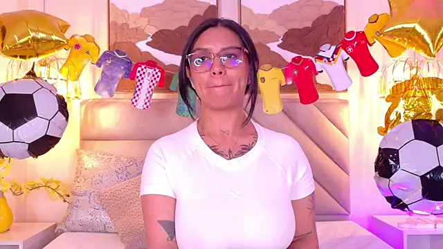Živý XXX chat Sharlot18