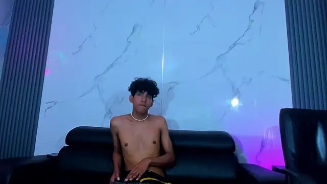 Kleyn_blackのライブXXXチャット