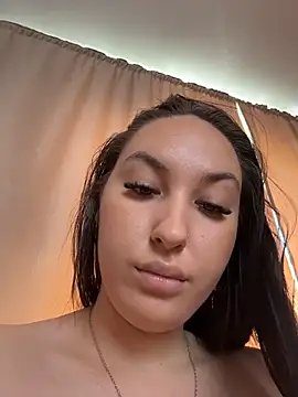 Lucy_doll22 Adlı Modelin Canlı XXX Sohbeti