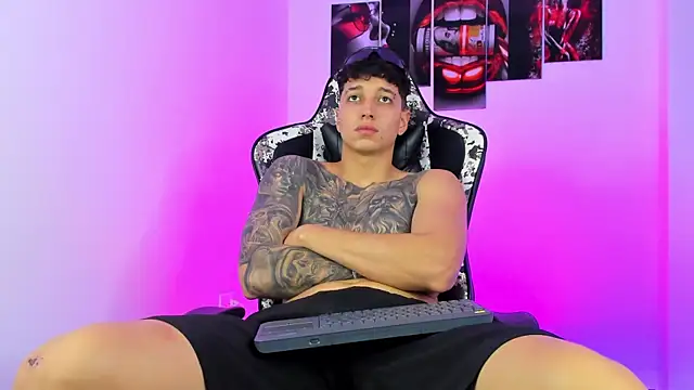 eithan_boy_ live XXX chat