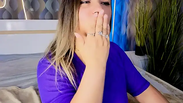 JuicyMillena Live XXX Chat