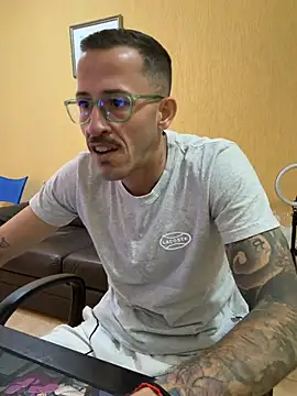 Chat +18 de MeladoDiMel ao vivo