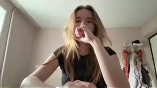 צ'אט XXX בשידור חי של LeomaJee