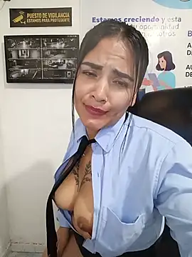 Czat XXX na żywo – MAYE__13