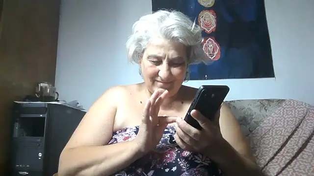 ExquisiteMature élő XXX-chatje