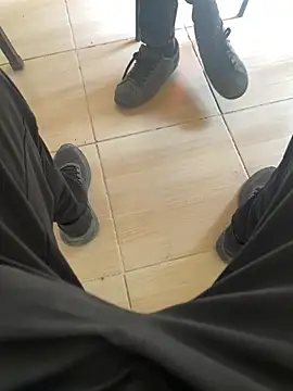 kenanbal0677 Adlı Modelin Canlı XXX Sohbeti