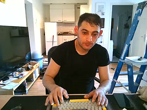 Chat +18 de mihaimichael ao vivo