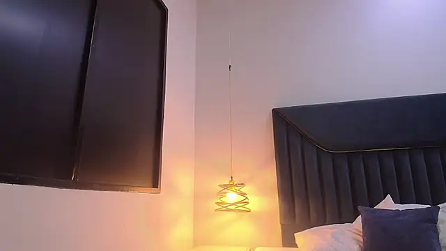 IzanDupond's Live XXX Chat