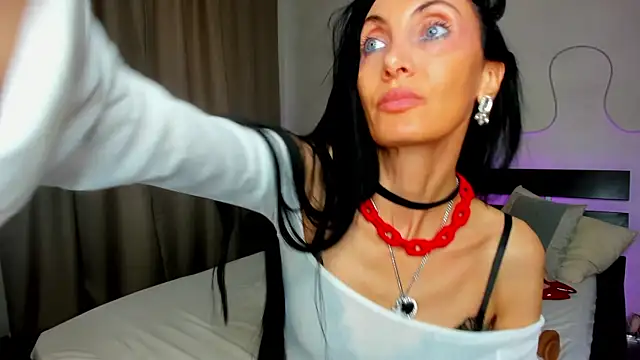 Chat +18 de Avrora_Mars ao vivo