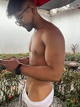 Teaserhoussejj_ Adlı Modelin Canlı XXX Sohbeti