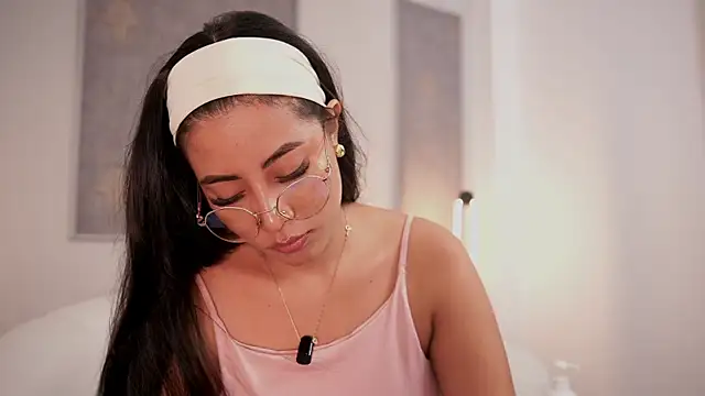 Camilaperson's Live XXX Chat