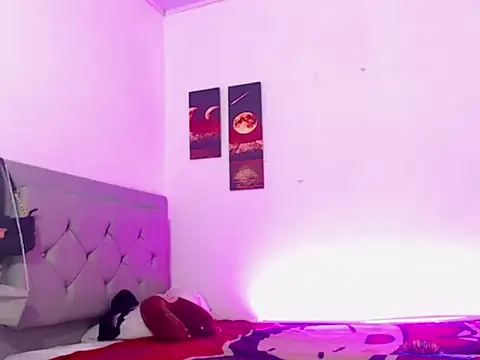 whitneytt Adlı Modelin Canlı XXX Sohbeti