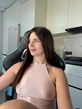 CurlyLara's Live XXX Chat