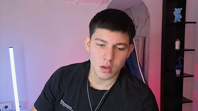 JamesCr_ Live XXX-Chat