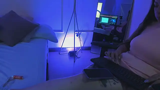 tifannyy_1dh Live XXX-chat