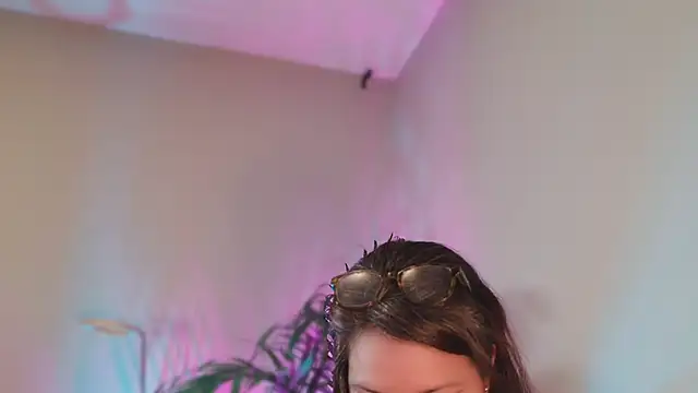 XXX chat uživo modela DivineLynn