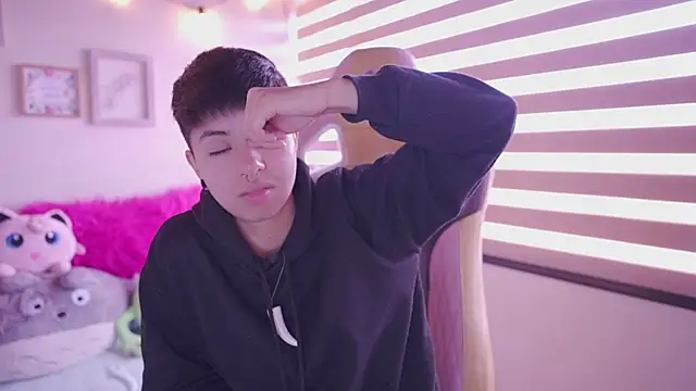 tommy_blue XXX чат на живо