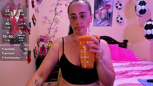 sara_florez12 Adlı Modelin Canlı XXX Sohbeti