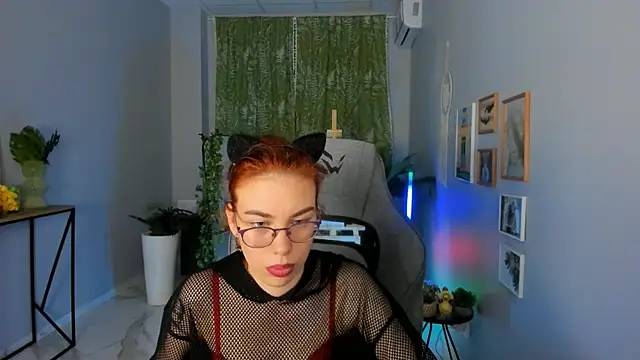 SeraphineDuskryn Adlı Modelin Canlı XXX Sohbeti