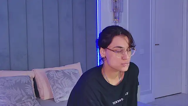 VioletAsh élő XXX-chatje