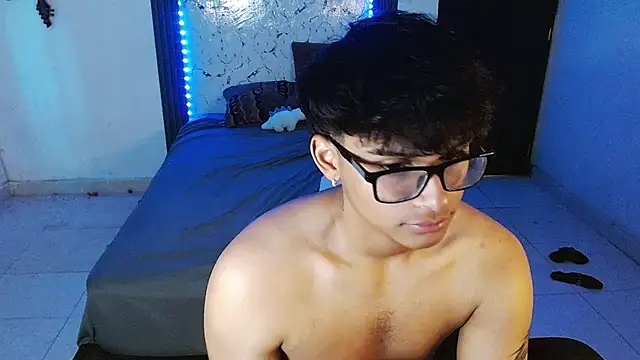 Mr_yisuzz XXX чат на живо