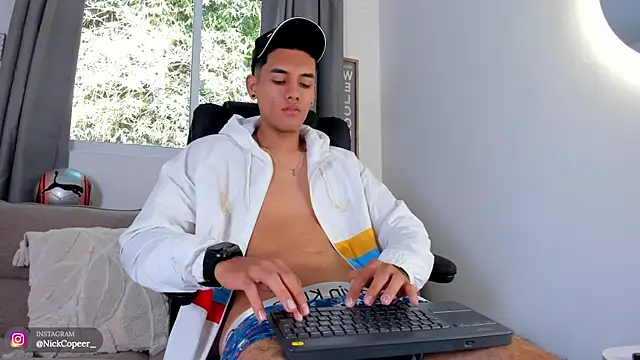 แชท XXX สดของ NickCopeer_
