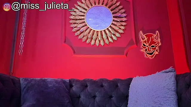 Julieta_Russell's Live XXX Chat