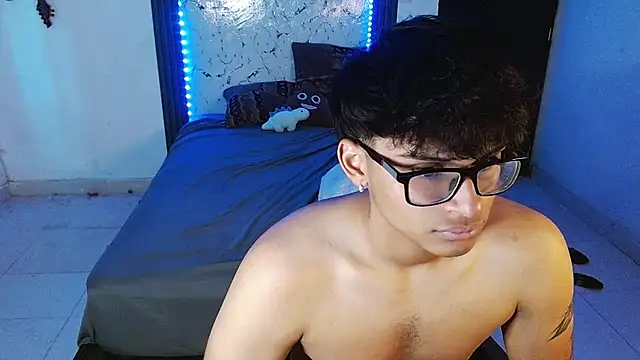 Živý XXX chat Mr_yisuzz