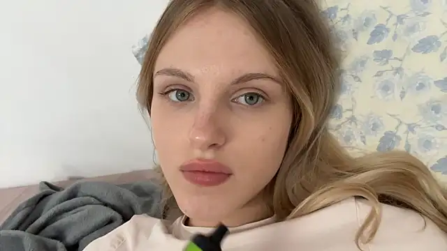 UnwedGrist's Live XXX Chat