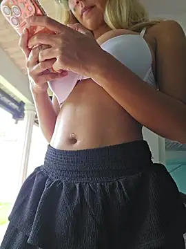 Pretty_roxxyy Chat XXX in diretta