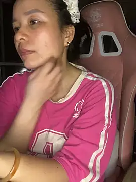 Ivy_Trix2 élő XXX-chatje