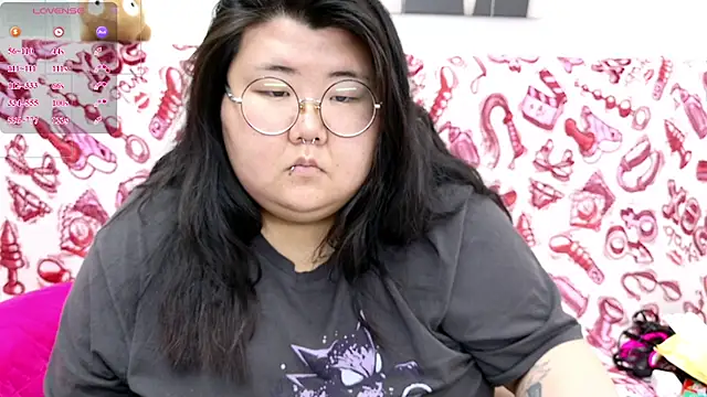 Nadine_asian Chat XXX in diretta