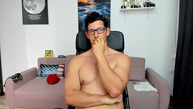 BrutusK08 Live XXX-Chat