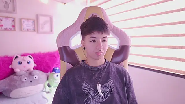 Chat +18 de tommy_blue ao vivo
